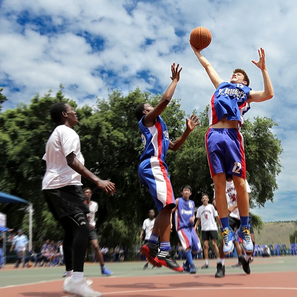 打籃球 - 運動的爆發力 - 中英物語 ChToEn