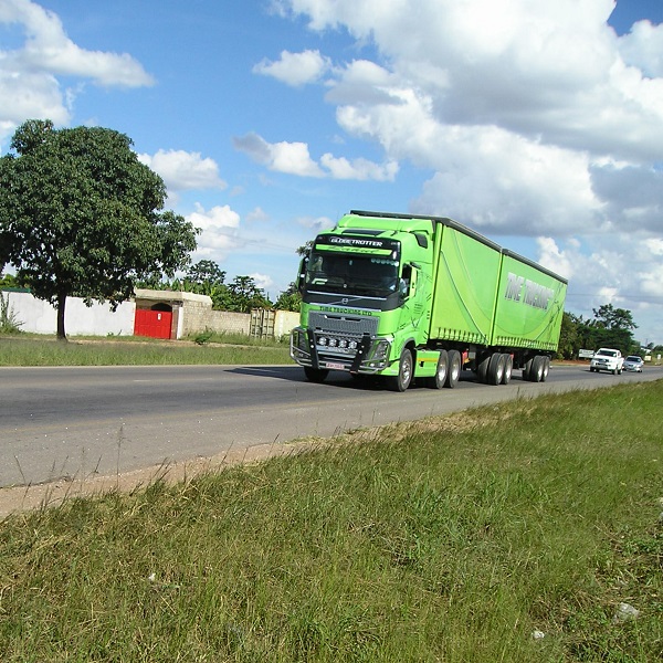 綠色貨物卡車 - 通路 - 中英物語 ChToEn