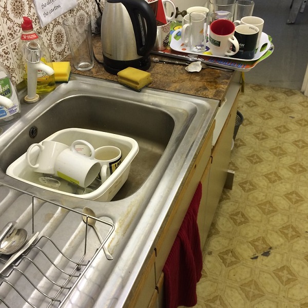 髒亂的廚房 - 懶惰邋遢的人 - 中英物語 ChToEn