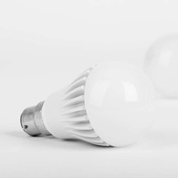 LED省電燈泡 - 節約能源 - 中英物語 ChToEn