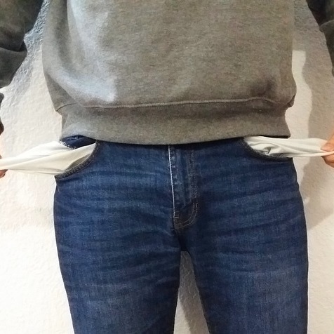 預算緊的英文怎麼說？