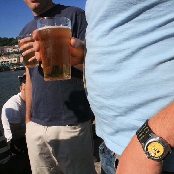 啤酒肚的英文怎麼說？