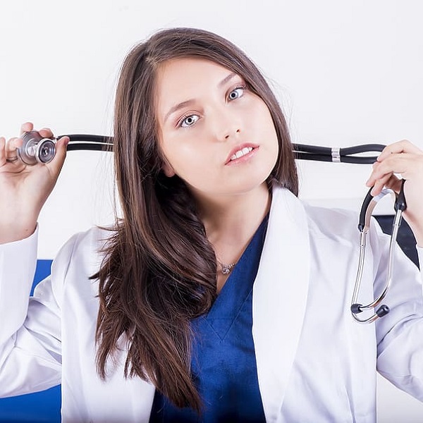 醫美醫生的英文怎麼說？