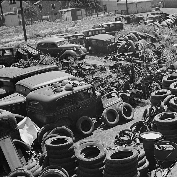 廢棄車與廢棄輪胎 - 報廢 - 中英物語 ChToEn