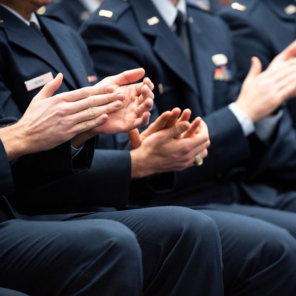 拍手 - 鼓掌 - 中英物語 ChToEn