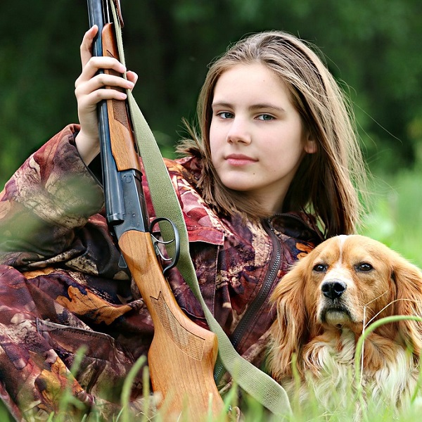 拿槍的少女與狗 - 亂槍打鳥 - 中英物語 ChToEn