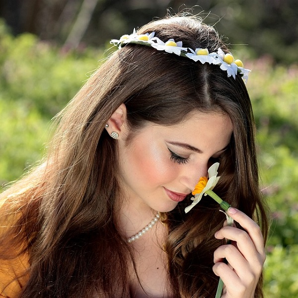 玩弄於股掌之中的英文怎麼說？