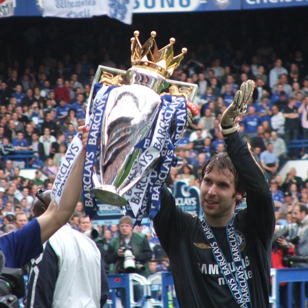 衛冕冠軍的英文怎麼說？