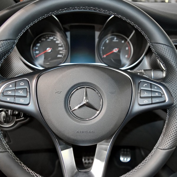 按車子喇叭的英文怎麼說？